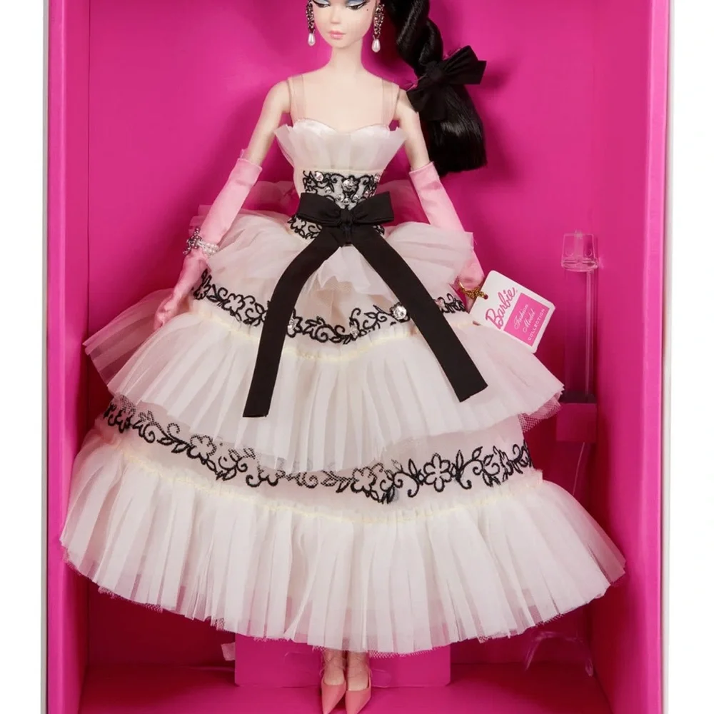 Barbie 2025 Members Only Club BFMC SILKSTONE 4 Gilded Glamour Doll JBH66 NRFB - Picture 8 of 10